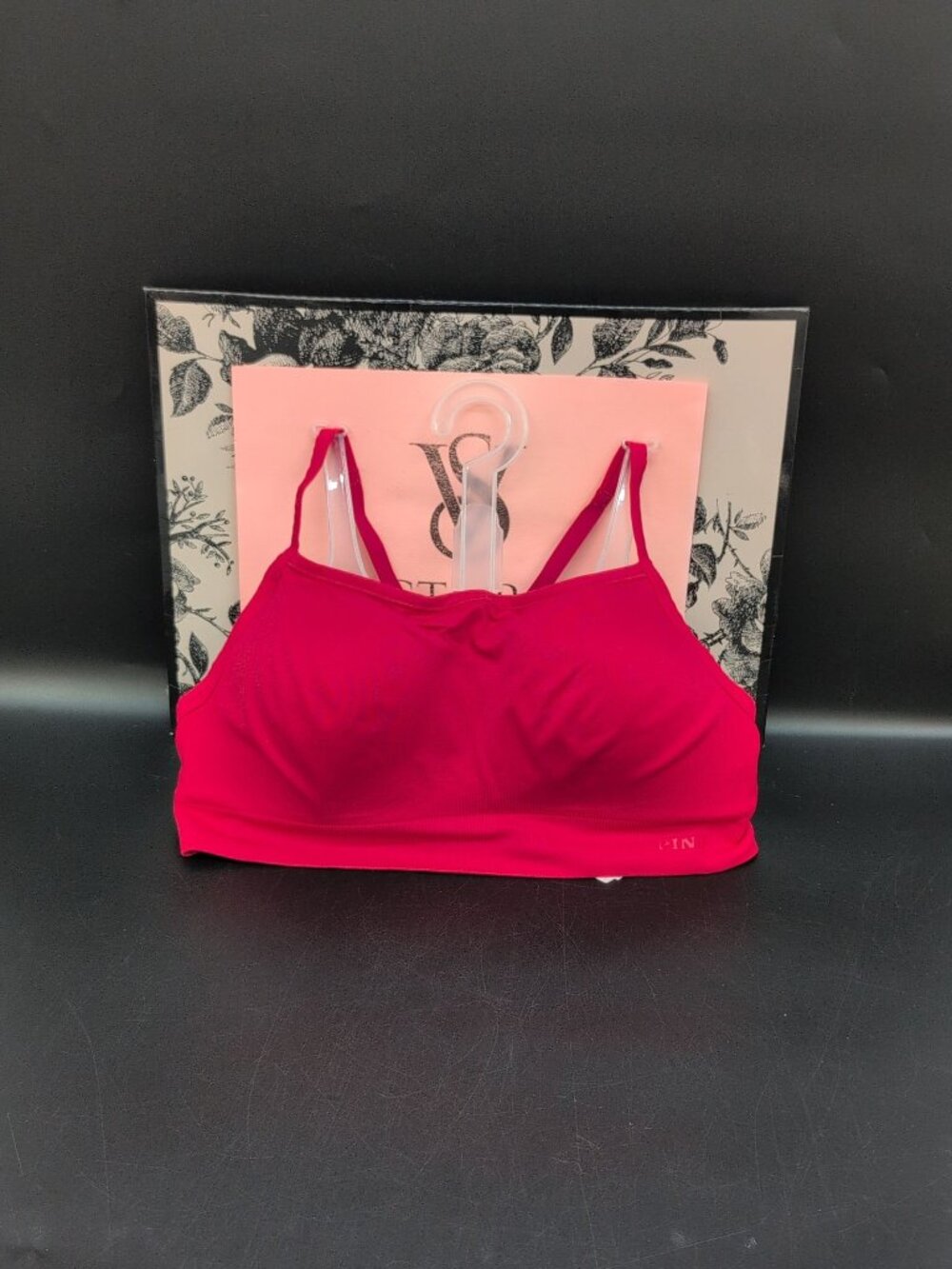 Victoria Secret PINK Seamless Air Light Support Sports Bra Medium Red Pepper